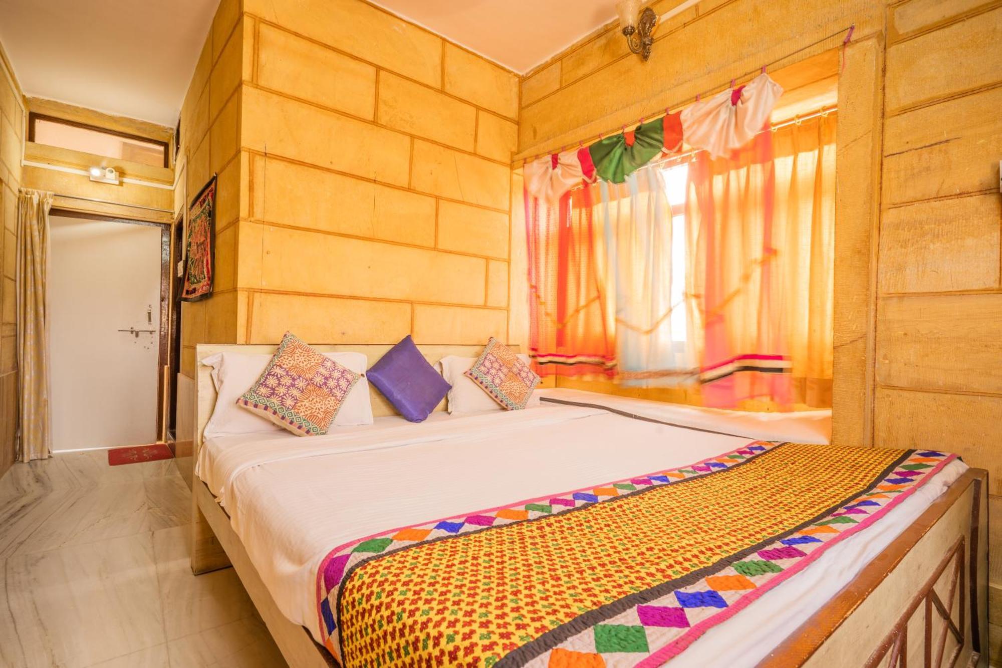 Hotel Classic Dzsaiszalmer Kültér fotó