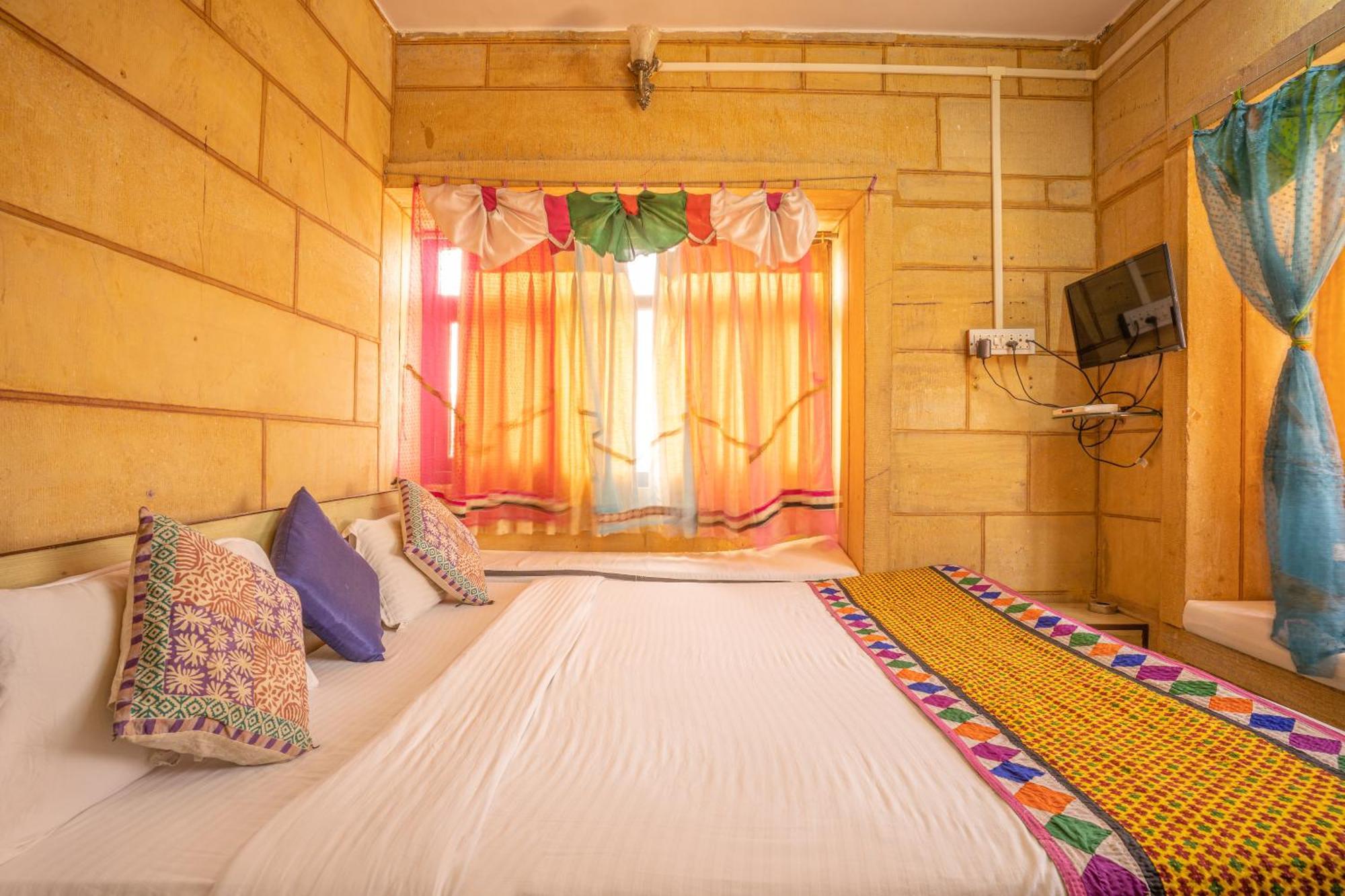 Hotel Classic Dzsaiszalmer Kültér fotó