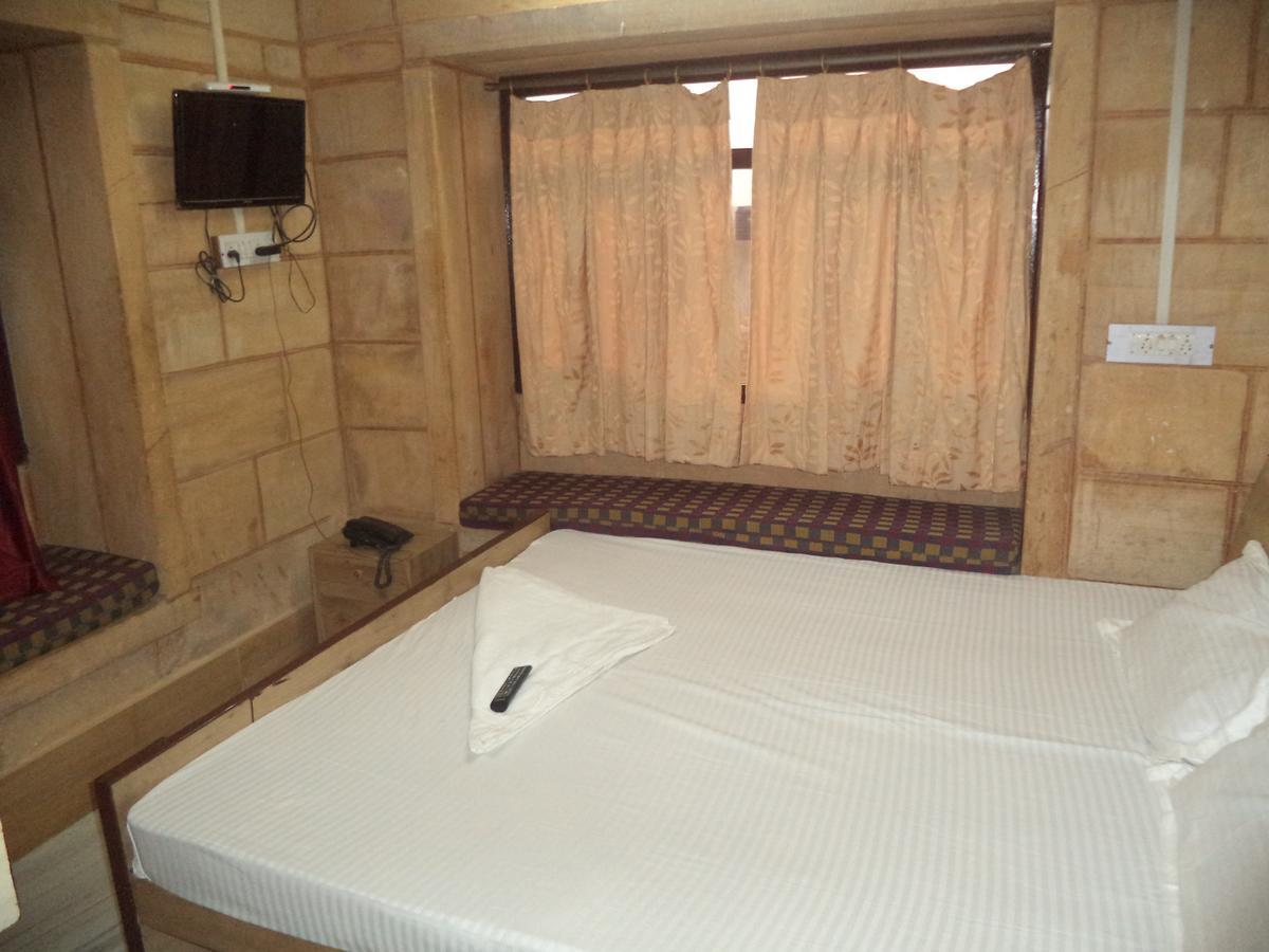 Hotel Classic Dzsaiszalmer Kültér fotó