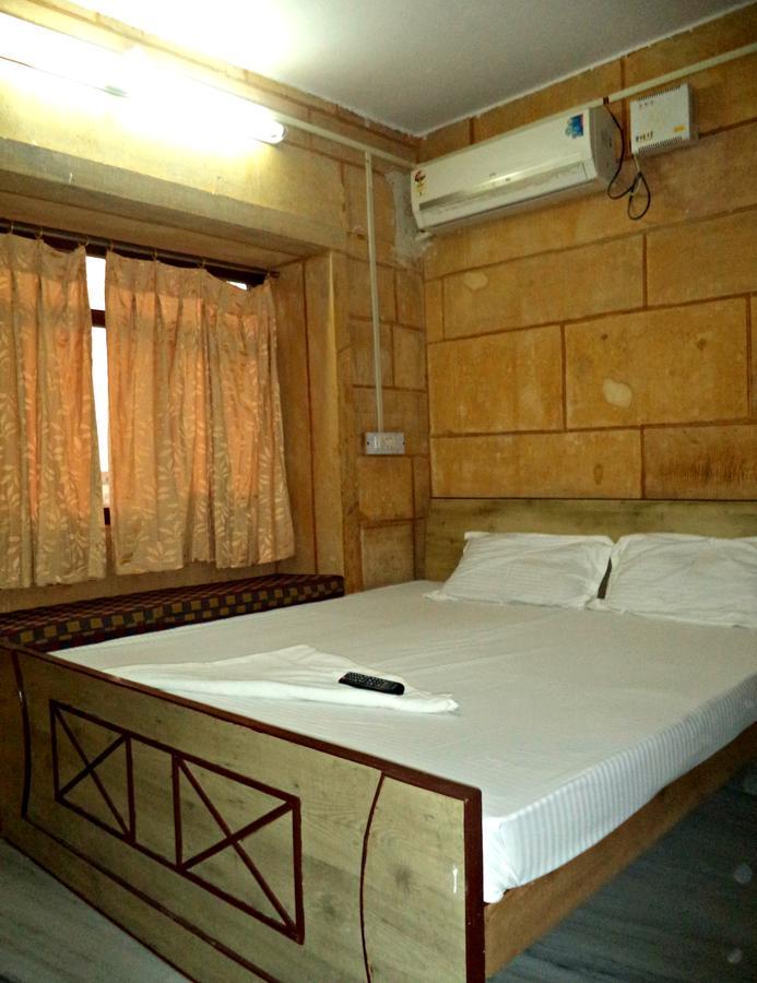 Hotel Classic Dzsaiszalmer Kültér fotó